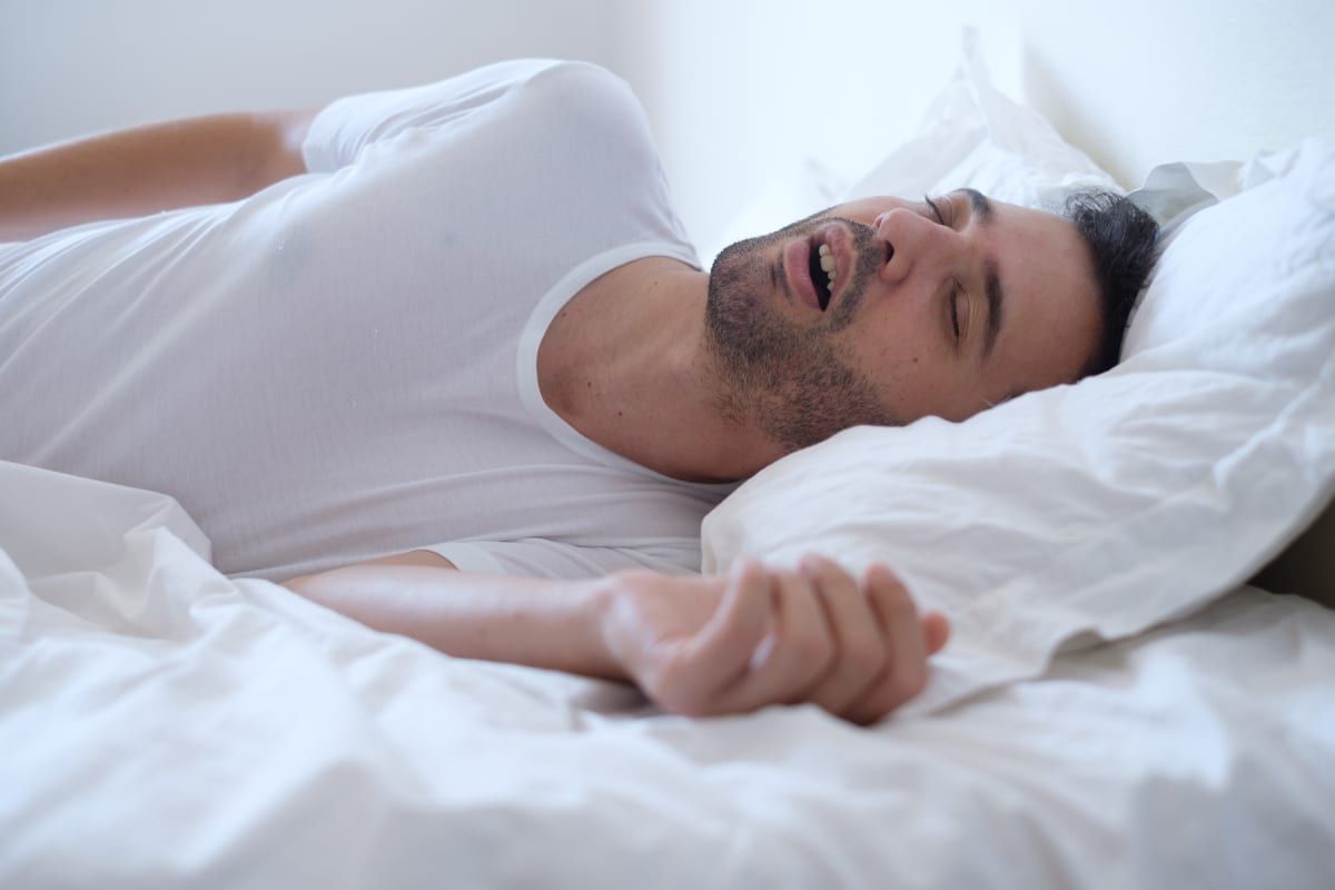 male snoring; featured image for post